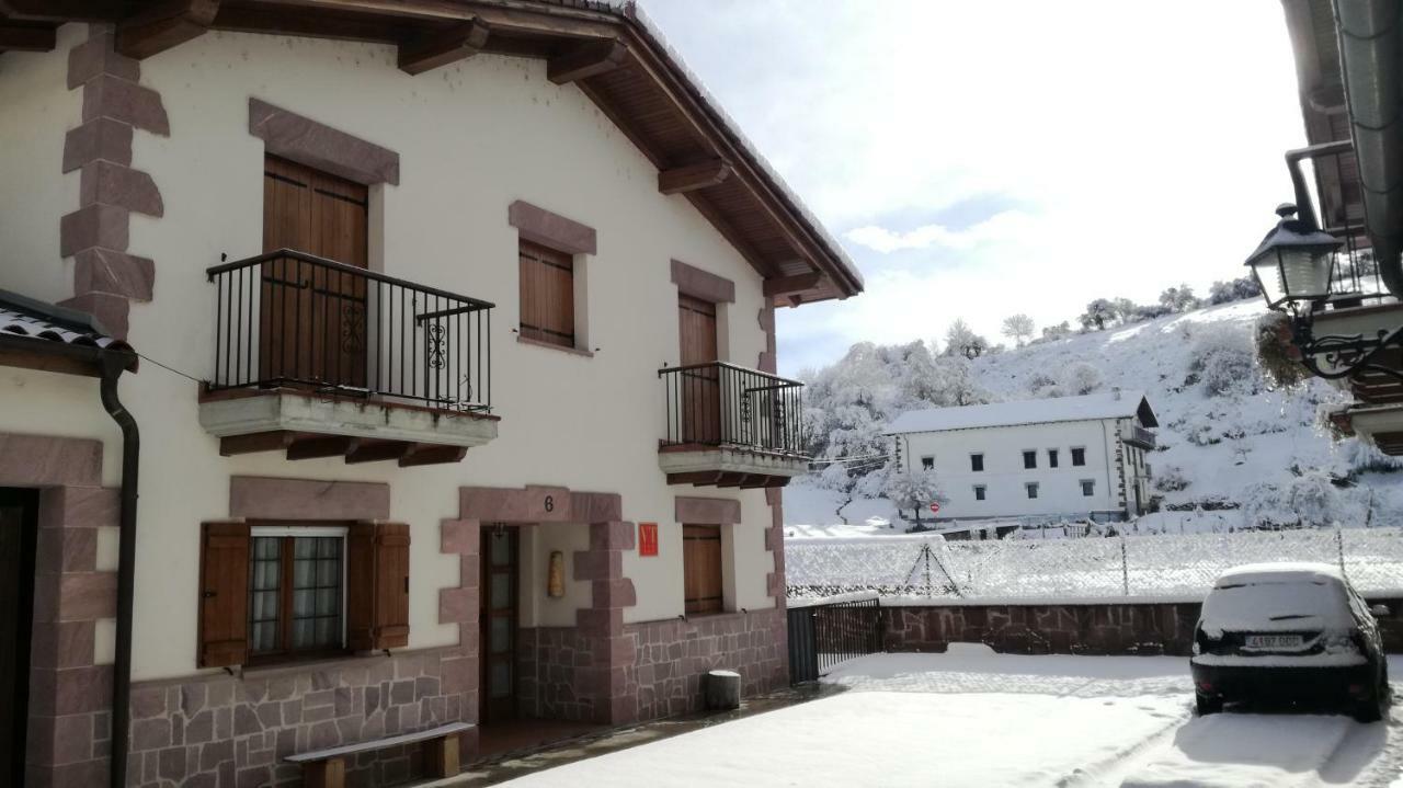 Casa Rural Txolinenea Pensionat Lantz Eksteriør billede